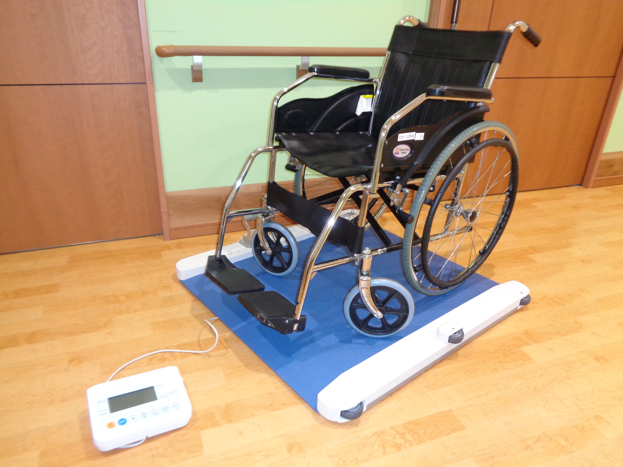 お買得】 介護、グループホーム必見 車椅子用体重計 送料無料 看護
